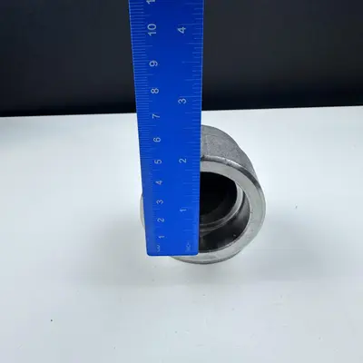 1-1/4" Iron 90 Degree Pipe Fitting Elbow - Thumbnail 2