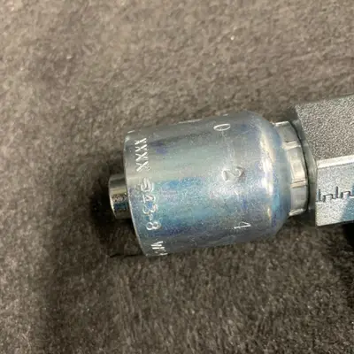 Parker 10243-8-8 Hydraulic Hose Fittings 1/2" NPTF x 1/2" Hose - Thumbnail 3
