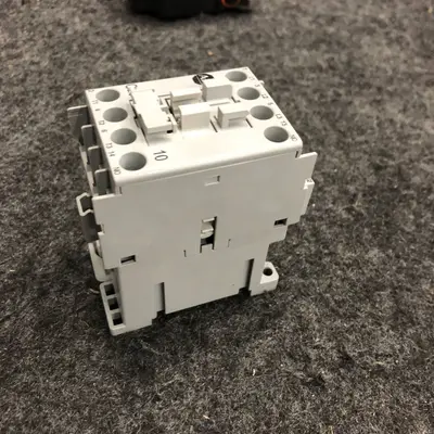 Allen-Bradley 100-C23EJ10 Contactor 3-Pole 24V DC Coil Bulletin 100 Series - Thumbnail 5