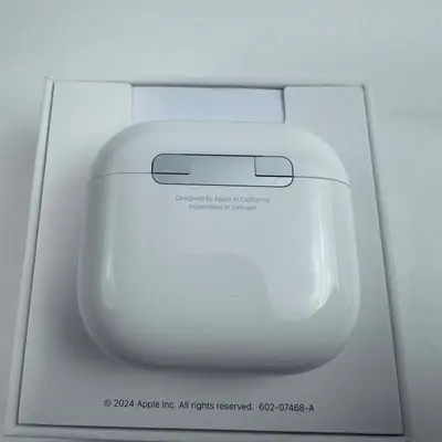 Apple AirPods 4 A3053 Wireless Earbuds with USB-C Charging Case - Thumbnail 4