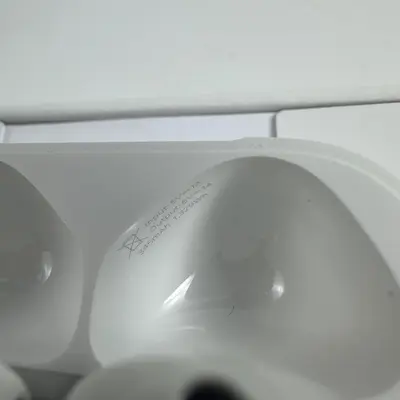 Apple AirPods 4 with Active Noise Cancellation White (MXP93LL/A) - Thumbnail 6