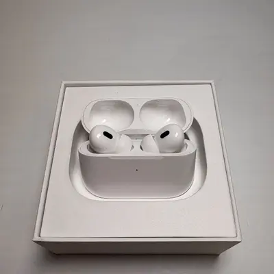 Apple AirPods Pro (2nd Gen) with MagSafe Case White - Thumbnail 2