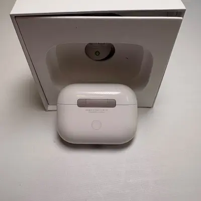 Apple AirPods Pro (2nd Gen) with MagSafe Case White - Thumbnail 4