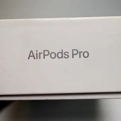 Apple AirPods Pro (2nd Gen) with MagSafe Case White - Thumbnail 5
