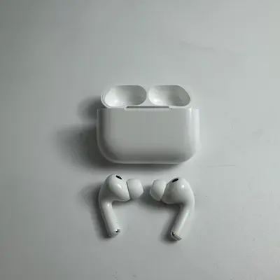 Apple AirPods Pro 3rd Wireless Active Noise Cancelling Earbuds - White - Thumbnail 2