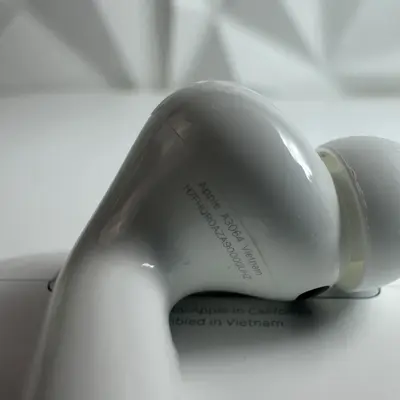 Apple AirPods Pro 3rd Wireless Active Noise Cancelling Earbuds - White - Thumbnail 4