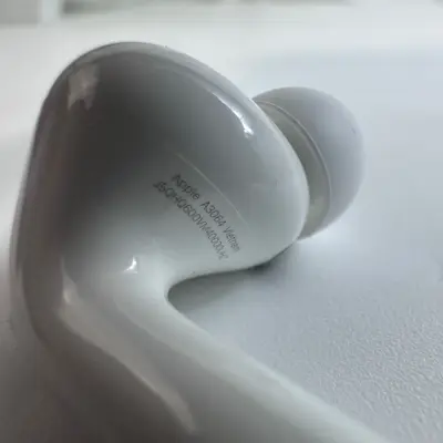 Apple AirPods Pro 3rd Wireless Active Noise Cancelling Earbuds - White MFHP4LL/A - Thumbnail 4