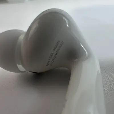 Apple AirPods Pro 3rd Wireless Active Noise Cancelling Earbuds - White MFHP4LL/A - Thumbnail 5
