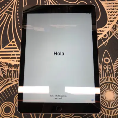 Apple iPad (5th Gen) 128GB, Wifi Only, Space Gray - Thumbnail 5