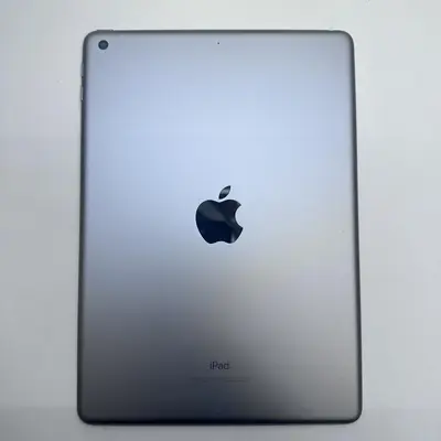Apple iPad (5th Gen) 128GB, Wifi Only, Space Gray - Thumbnail 4