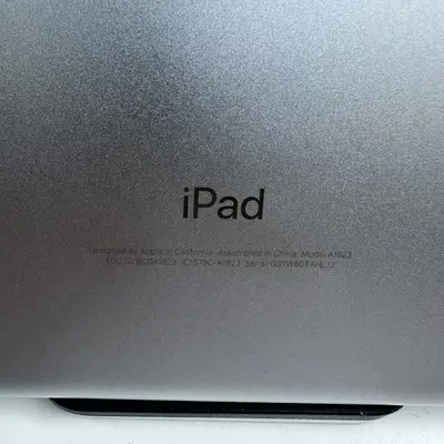 Apple iPad (5th Gen) 32GB, Wifi Only, Space Gray - Thumbnail 8