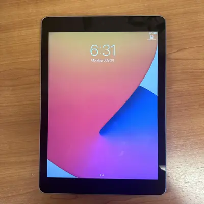 Apple iPad (5th generation) Wi-Fi Only, 128GB, Space Gray - Thumbnail 4