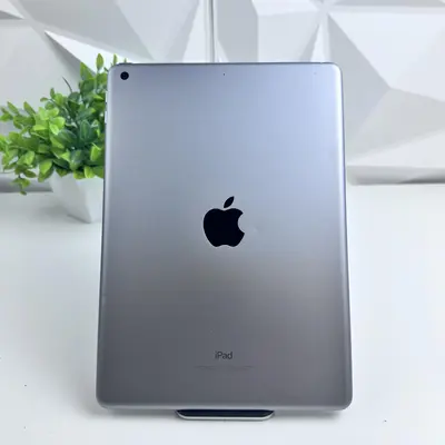 Apple iPad (6th Generation) Wi-Fi Only | 32GB | Space Gray | 9.7" Retina - Thumbnail 5