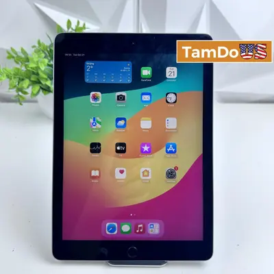 Apple iPad (6th Generation) Wi-Fi Only | 32GB | Space Gray | 9.7" Retina - Good - Real photo at TamDo.us
