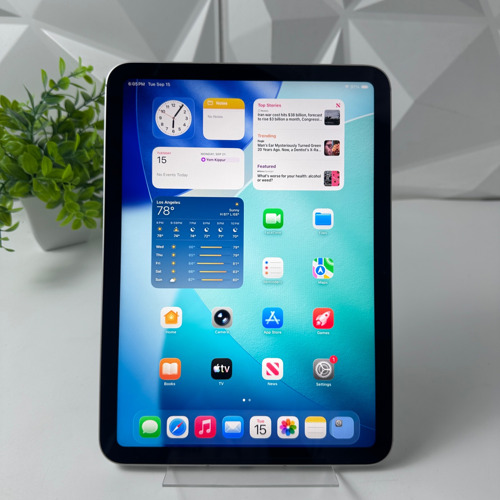 Apple iPad (A16) 11th Gen | Wi-Fi + | Excellent | TamDo.us