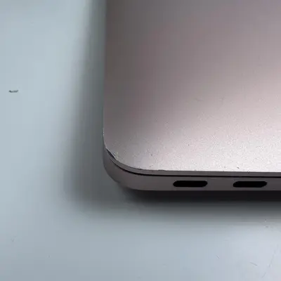 Apple MacBook Air (13-inch, 2019) i5 1.8GHz, 8GB RAM, 121GB SSD - Thumbnail 7