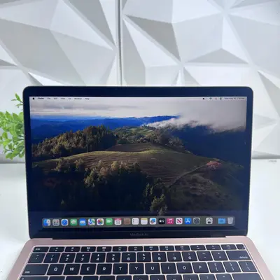 Apple MacBook Air (13-inch, 2019) i5 1.8GHz, 8GB RAM, 121GB SSD - Thumbnail 8