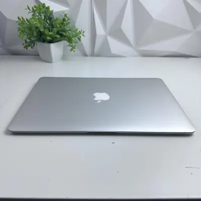 Apple MacBook Air 13-inch (Early 2015) | Intel Core i5, 8GB RAM, 256GB SSD - Thumbnail 4