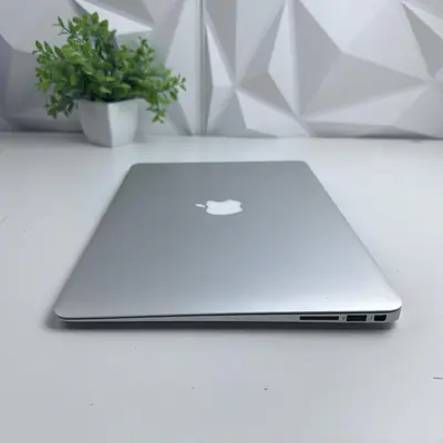 Apple MacBook Air 13-inch (Early 2015) | Intel Core i5, 8GB RAM, 256GB SSD - Thumbnail 5