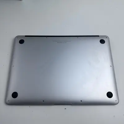 Apple MacBook Air 13-inch (Early 2015) | Intel Core i5, 8GB RAM, 256GB SSD - Thumbnail 10