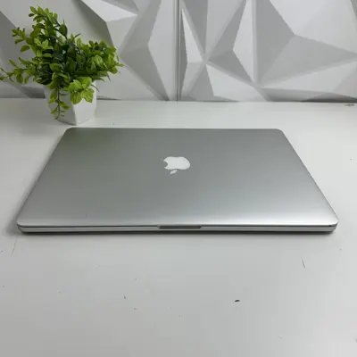 Apple MacBook Pro 15" (Mid 2015), i7 2.2GHz, 16GB, 256GB SSD - Thumbnail 3