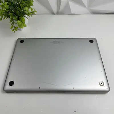 Apple MacBook Pro 15" (Mid 2015), i7 2.2GHz, 16GB, 256GB SSD - Thumbnail 6