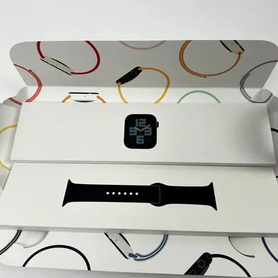 Apple Watch SE 2nd Gen (Cellular, 44mm) Midnight Alu Case - Thumbnail 1