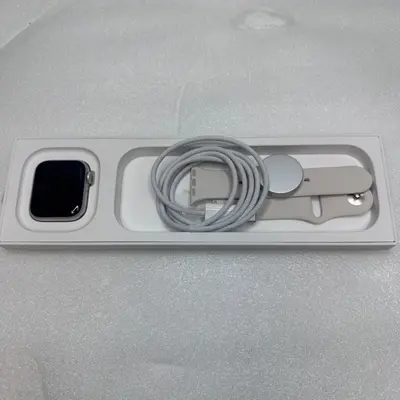 Apple Watch SE (3rd Gen, Cellular) 40mm Starlight AL Case Sport Band - Thumbnail 1