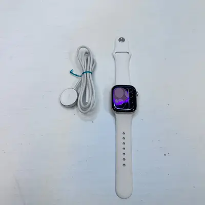 Apple Watch Series 10 (42mm, Cellular) Gold AL Case Light Blush Sport Band - Thumbnail 9