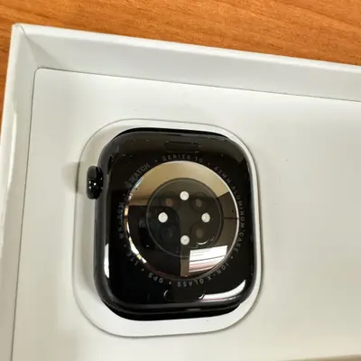 Apple Watch Series 10 (42mm, Cellular) Jet Black AL Black Sport Band S/M - Thumbnail 8