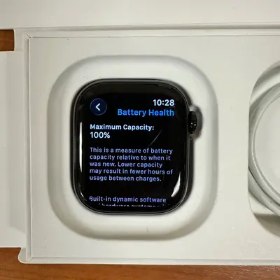 Apple Watch Series 10 (42mm, Cellular) Jet Black AL Black Sport Band S/M - Thumbnail 9