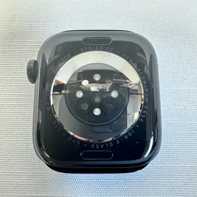 Apple Watch Series 10 (42mm, Cellular) Jet Black AL Black Sport Band S/M - Thumbnail 4
