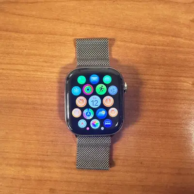 Apple Watch Series 10 (46mm, Cellular) Titanium Case Milanese Loop - Thumbnail 4