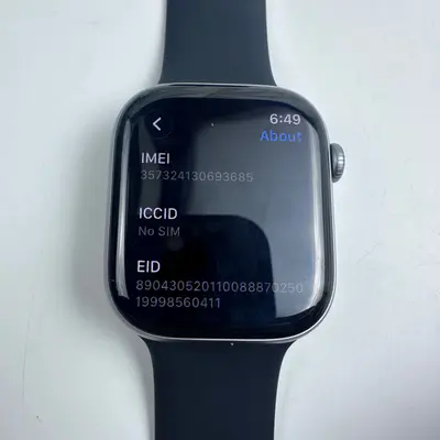 Apple Watch Series 11 (46mm, Cellular) Space Gray Aluminum Case Sport Band - Thumbnail 8