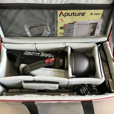 Aputure Light Storm COB 300d Daylight LED Video Light Kit with Carrying Case - Thumbnail 2