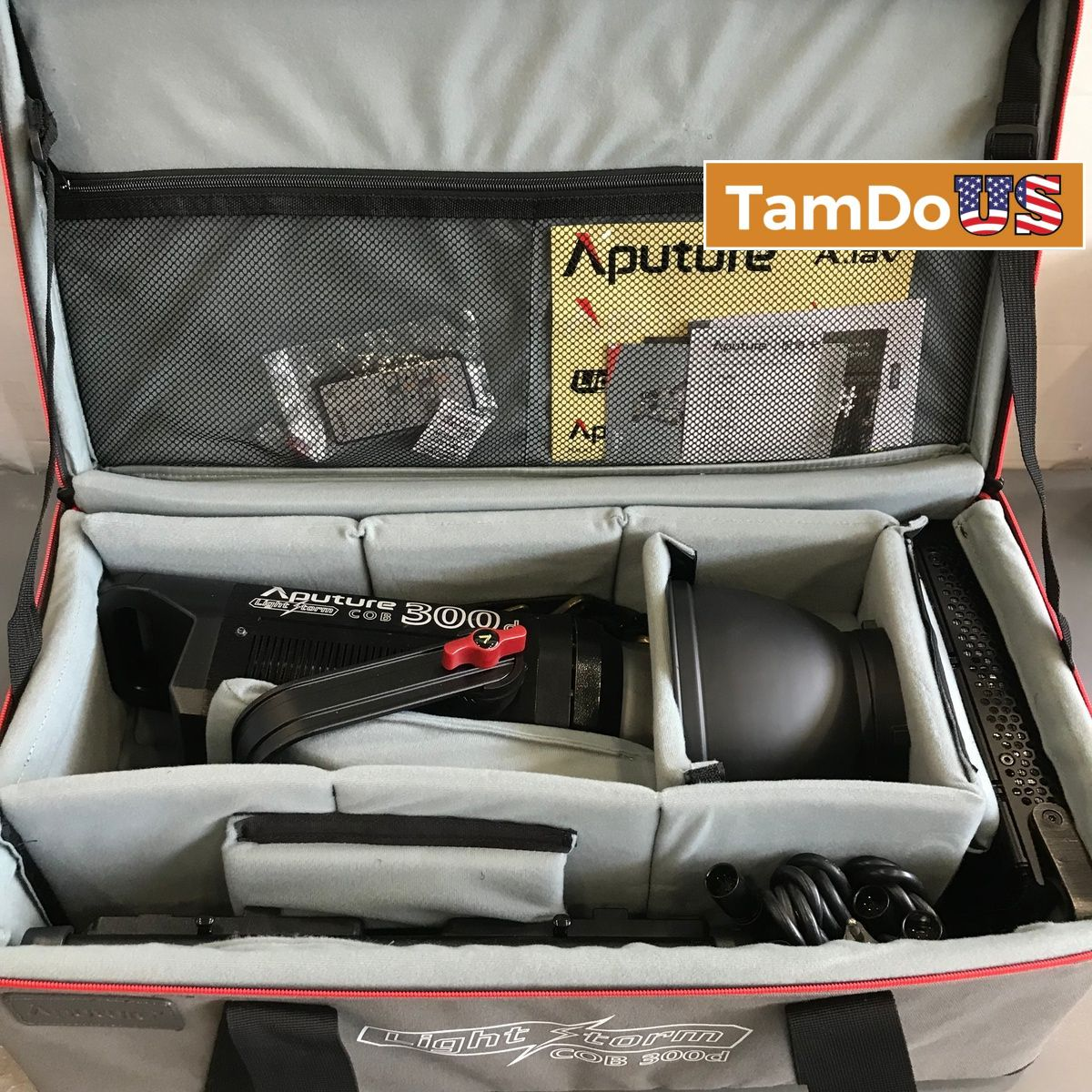Aputure Light Storm COB 300d Daylight LED Video Light Kit with Carrying Case - Photo 1 - Real photo at TamDo.us