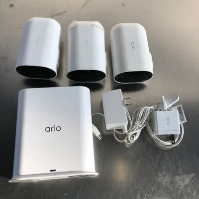 Arlo Pro 4 XL Spotlight 3-Cam Security Bundle VMS4352P-1CCNAS, 2K HDR - Thumbnail 2