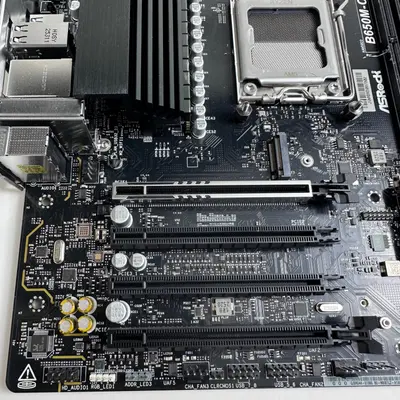 ASRock B650M-CX REV 2.03 AM5 Micro ATX Motherboard AMD Ryzen 7000 8000 9000 DDR5 - Thumbnail 8