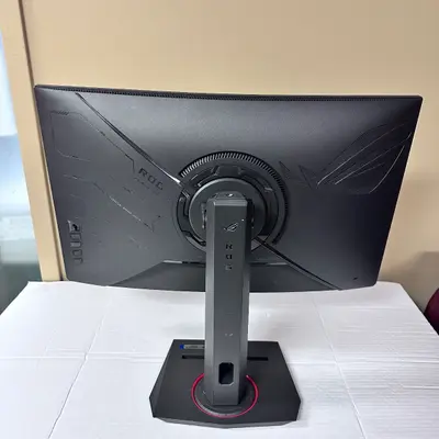 ASUS ROG Strix 27" Curved Gaming Monitor, 2K QHD, 180Hz, FreeSync, HDR - Thumbnail 3
