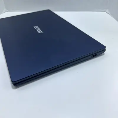ASUS VivoBook 15.6" FHD Laptop, Intel Pentium N5030, 4GB RAM, 128GB, Windows 11 - Thumbnail 4