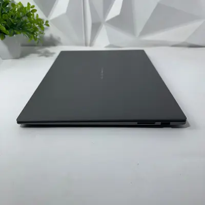ASUS Zenbook S16 Laptop, 16" 3K OLED, Ryzen AI 9 465, 32GB, 1TB, Radeon 880M - Thumbnail 3
