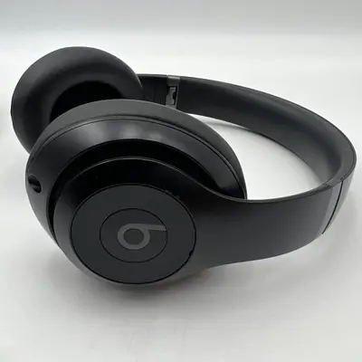 Beats by Dr. Dre Studio Pro Wireless Over-Ear Headphones, Black, Bluetooth - Thumbnail 9