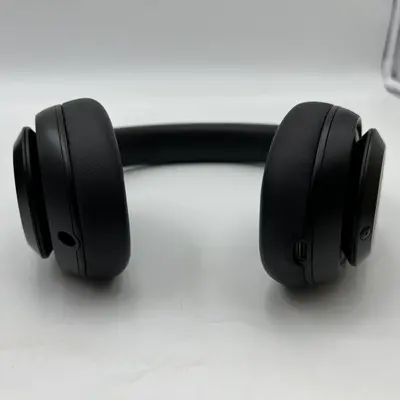Beats by Dr. Dre Studio Pro Wireless Over-Ear Headphones, Black, Bluetooth - Thumbnail 4