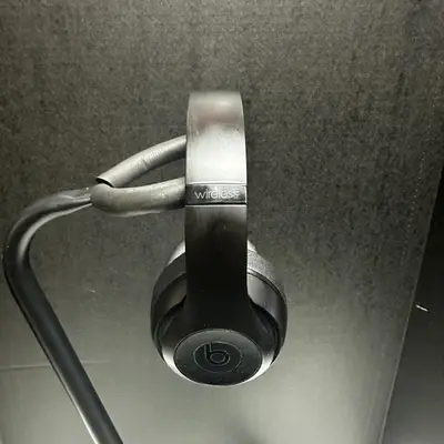 Beats Studio3 Wireless Noise Cancelling Over-Ear Headphones, Matte Black - Thumbnail 3