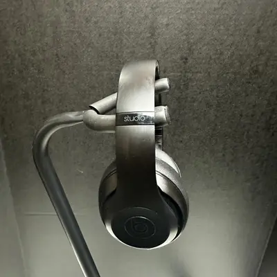 Beats Studio3 Wireless Noise Cancelling Over-Ear Headphones, Matte Black - Thumbnail 4