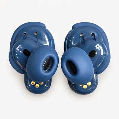 Bose QuietComfort Ultra Earbuds Wireless Noise Cancelling Lunar Blue - Thumbnail 3