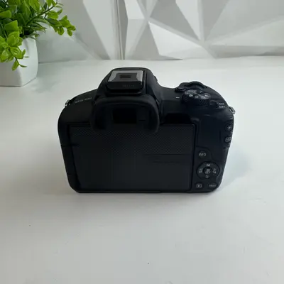 Canon EOS R50 Mirrorless Digital Camera with RF-S 18-45mm F4.5-6.3 IS STM Kit - Thumbnail 8