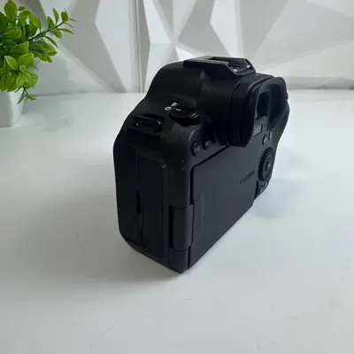 Canon EOS R6 Mark II Mirrorless Camera Body Only 24.2MP 4K60p - Thumbnail 3