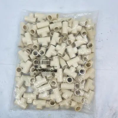 Charlotte Pipe FlowGuard Gold 1/2" CPVC Tee CTS 2400 (100-Pack) - Thumbnail 2