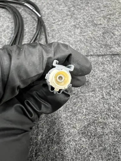 Chevy Silverado Rear Camera APTIV Connector Wire - PN: 35130291 - Thumbnail 3